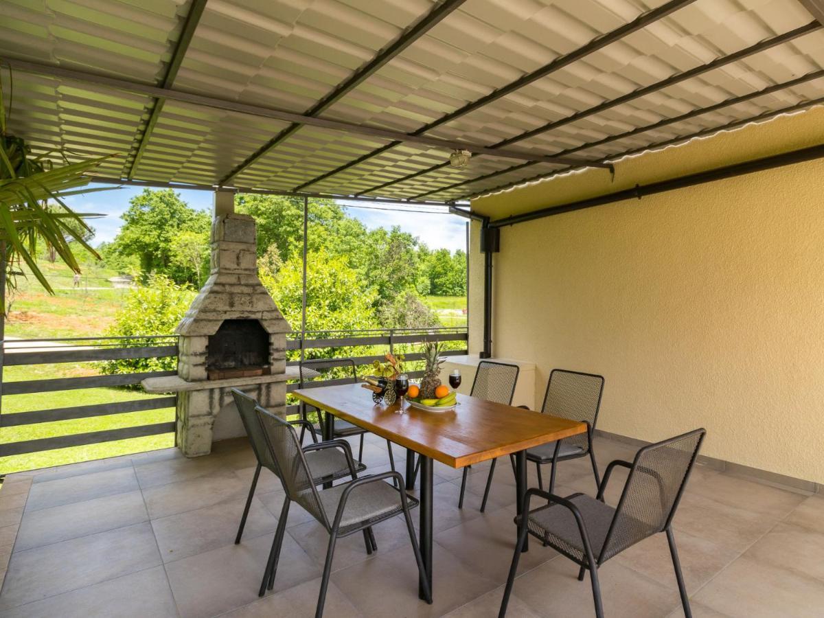 Holiday Home Larisa - Ipc141 By Interhome Pićan Esterno foto